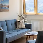 Blau *